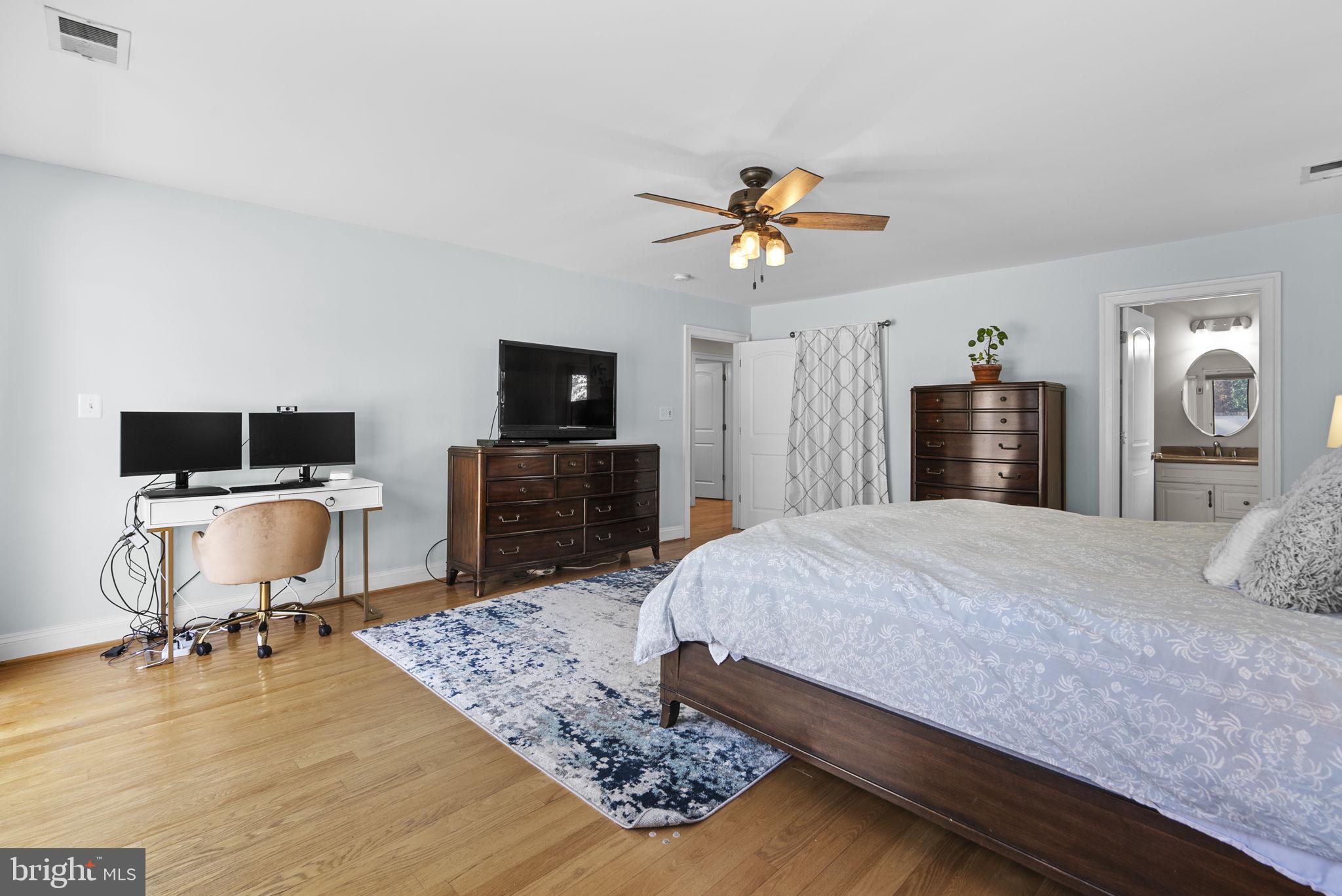 HILLWOOD - Residential