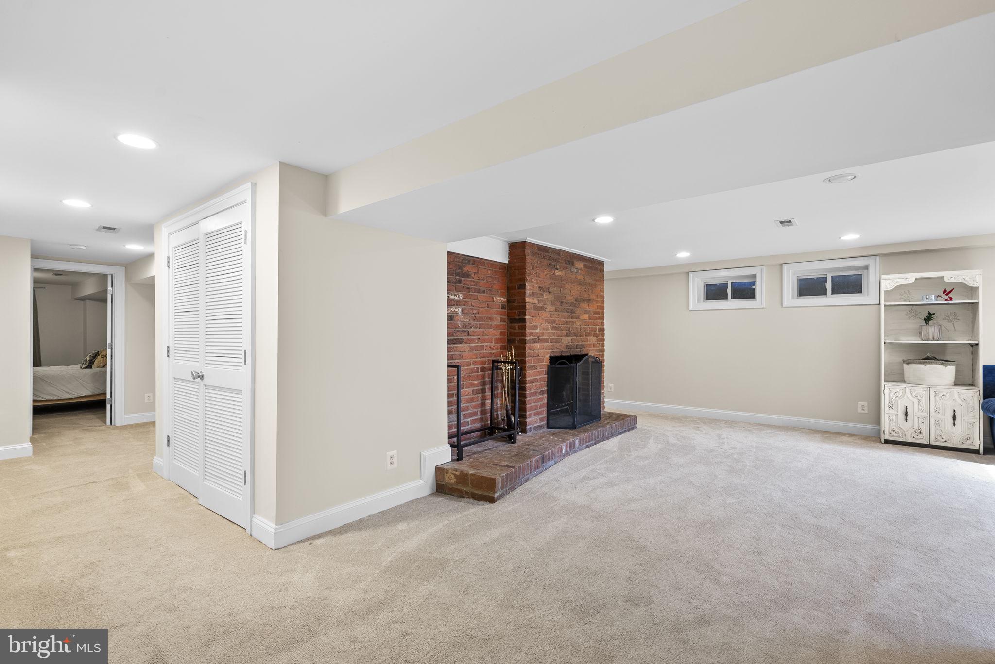 HILLWOOD - Residential