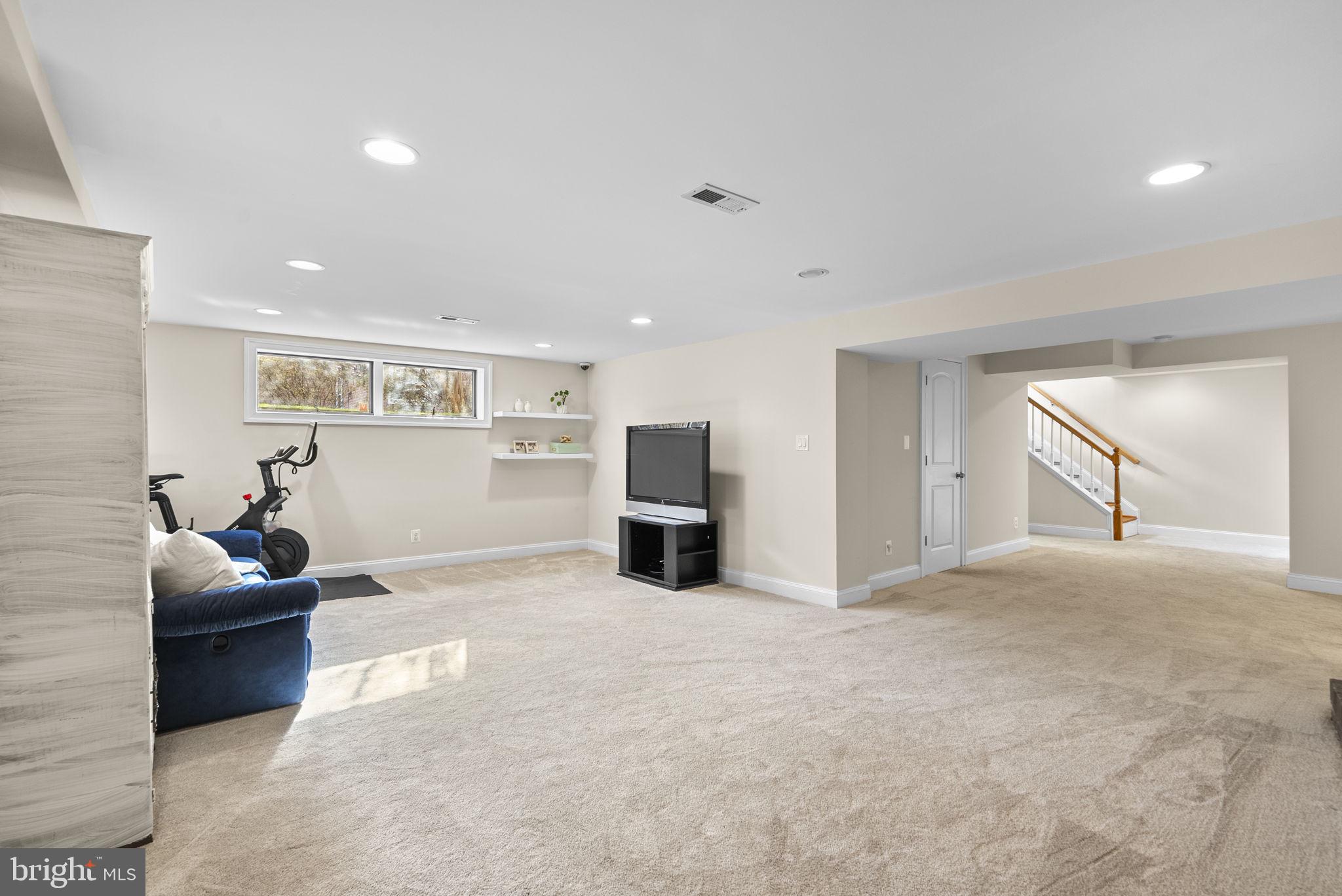 HILLWOOD - Residential