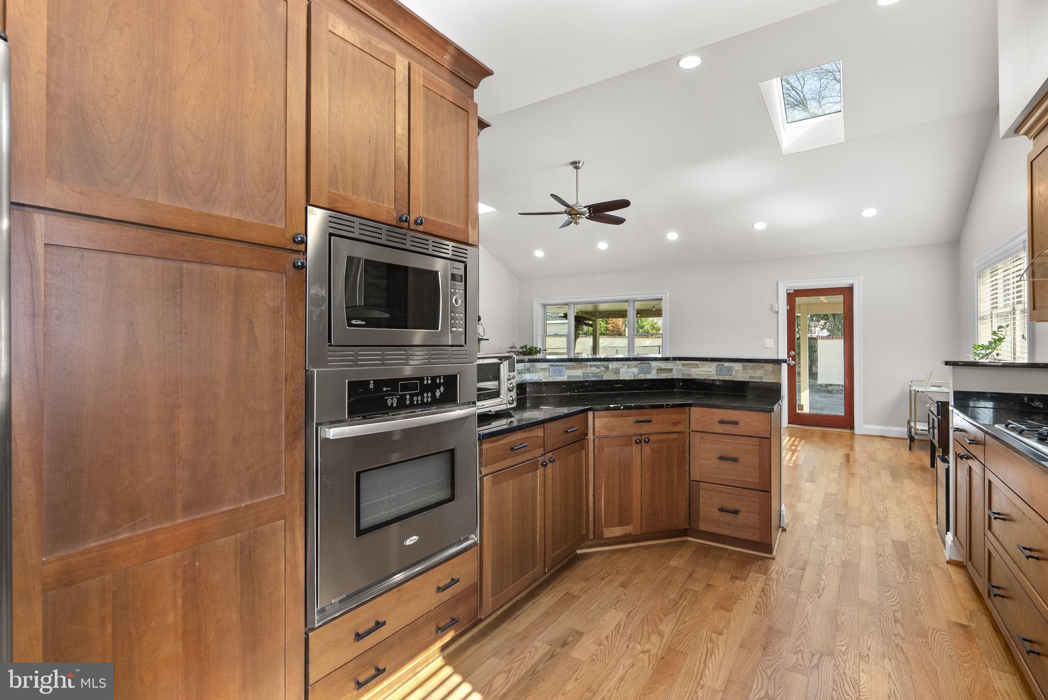 HILLWOOD - Residential