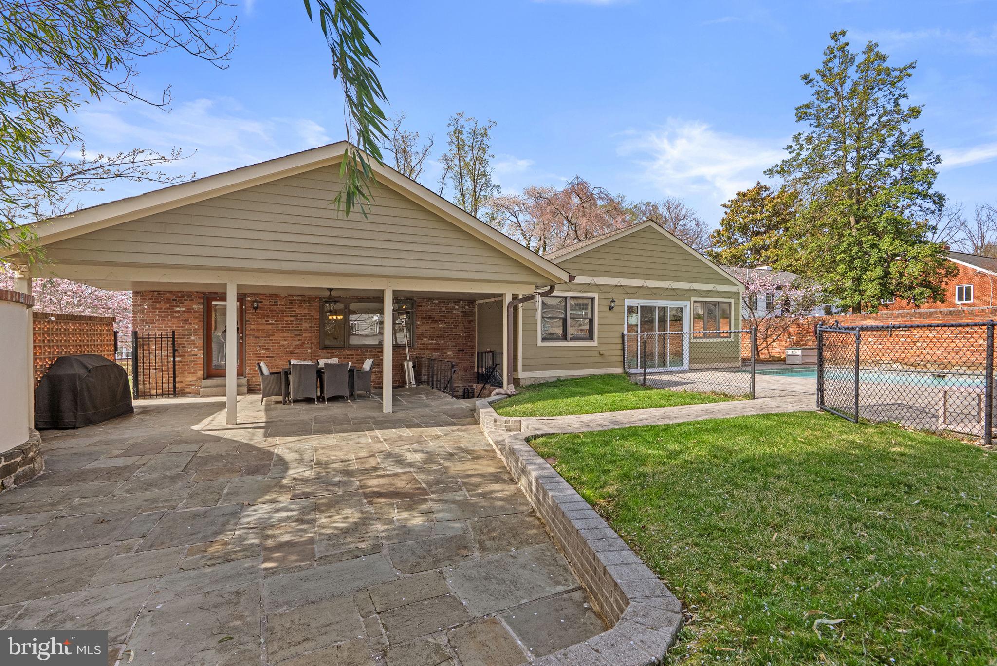 HILLWOOD - Residential