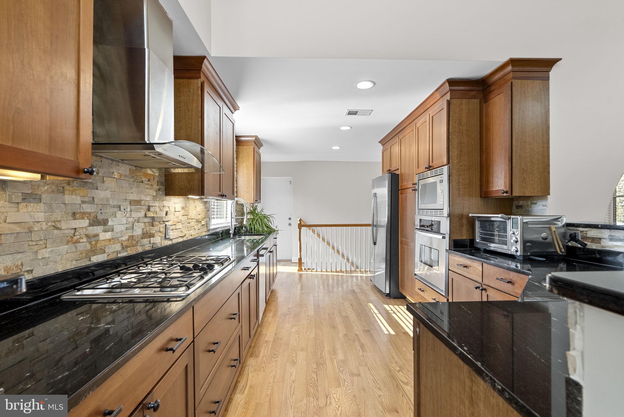 HILLWOOD - Residential