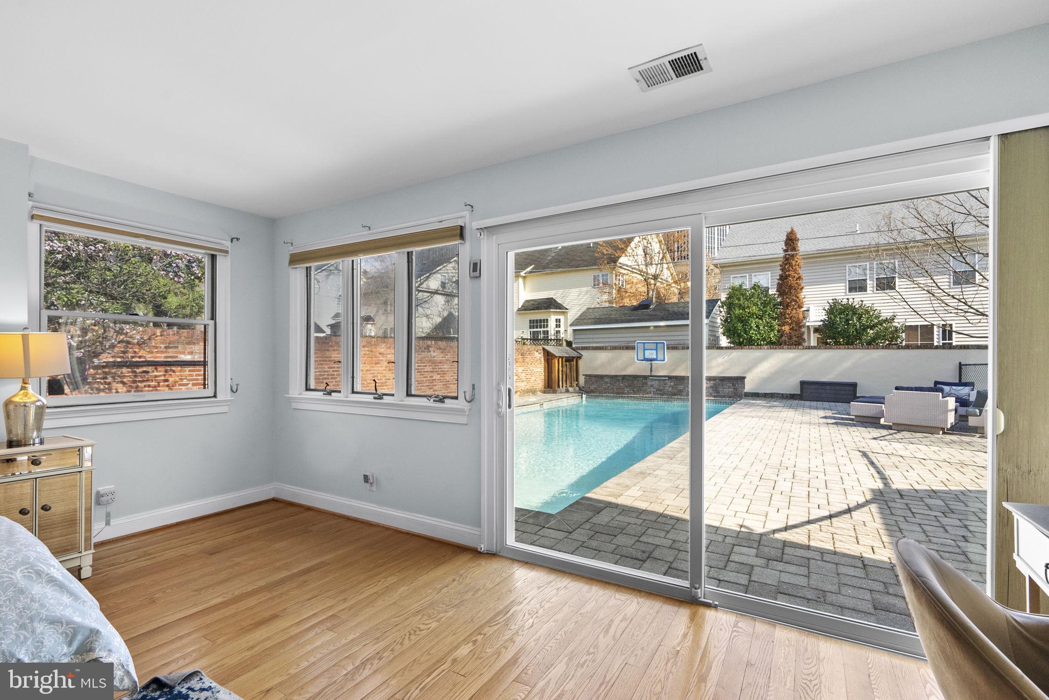 HILLWOOD - Residential