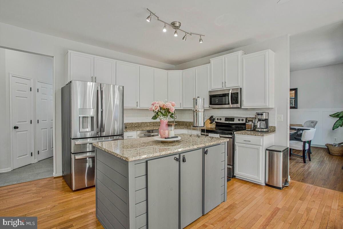 BAYVIEW HILLS - Residential