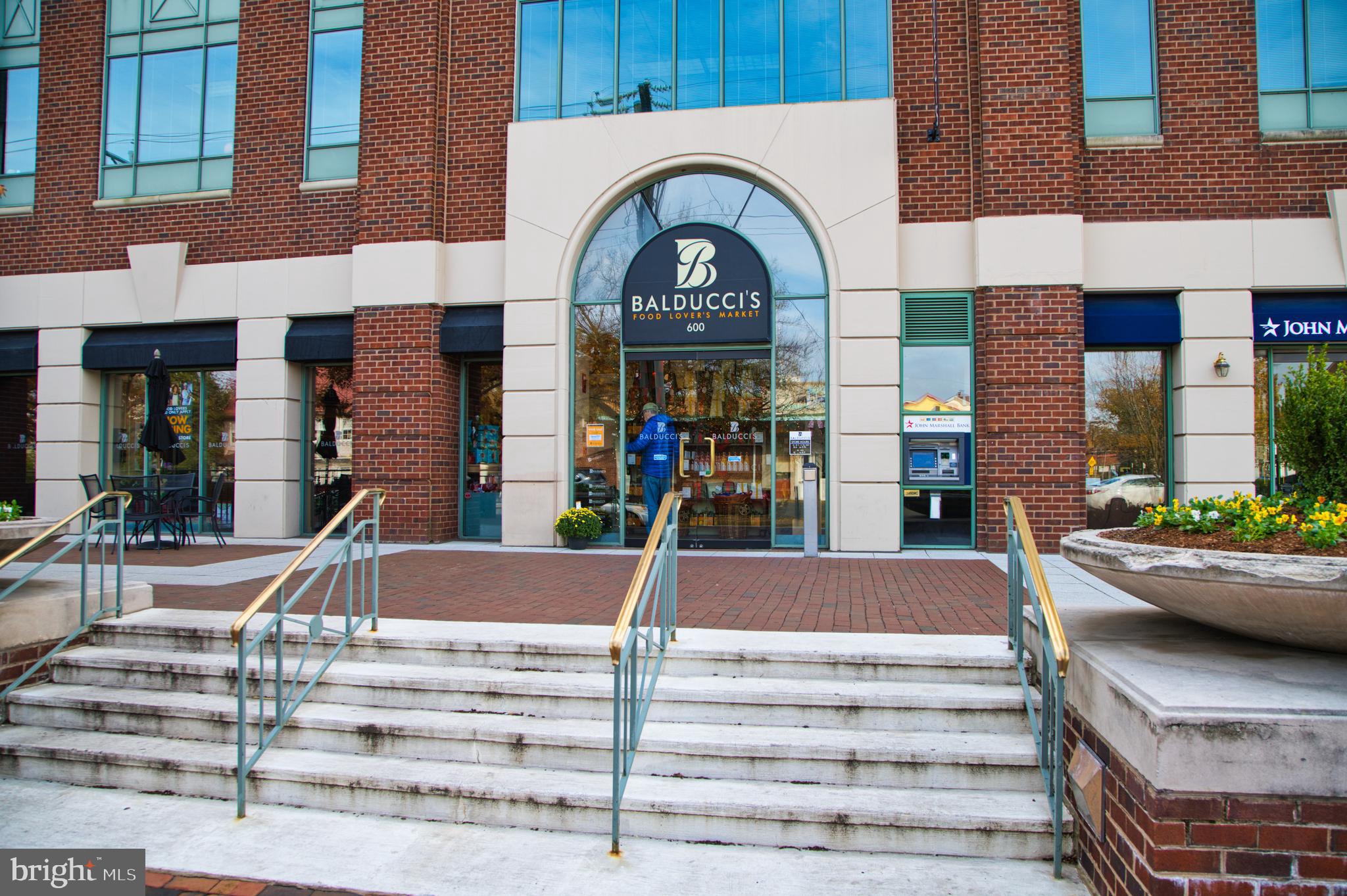 BEARINGS SOUTH - Residential