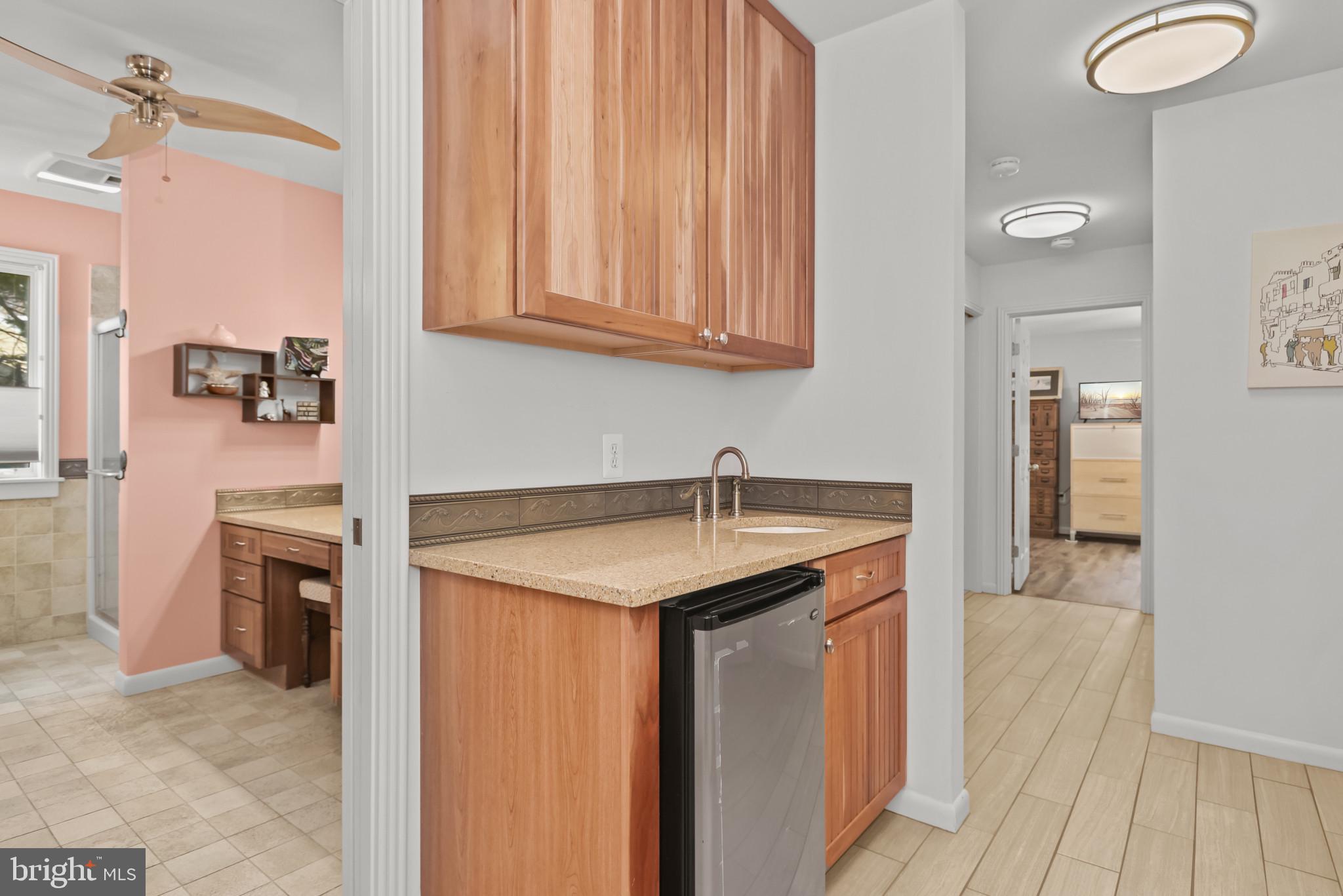 ROCKAWAY BEACH - Residential