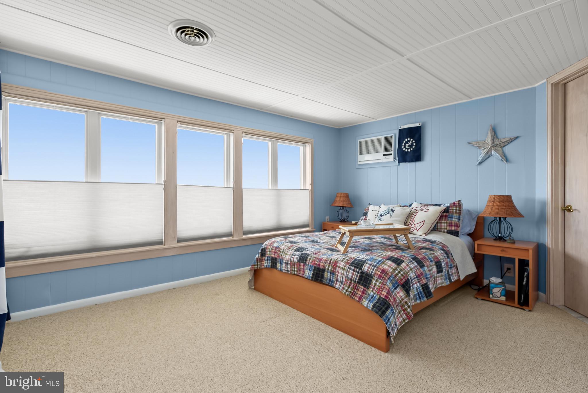 ROCKAWAY BEACH - Residential