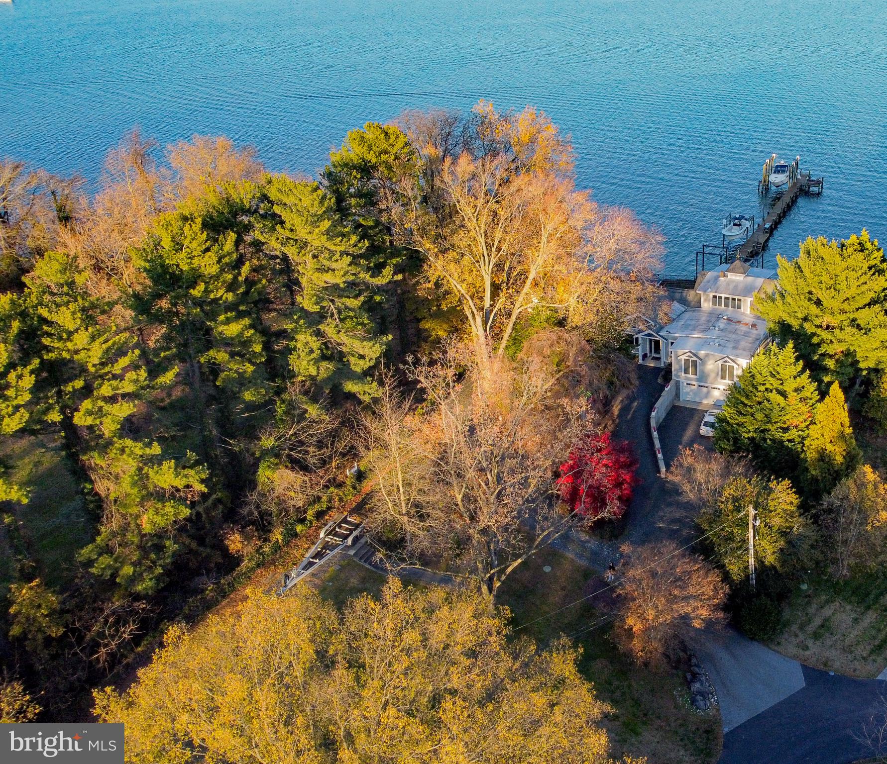 ROCKAWAY BEACH - Residential