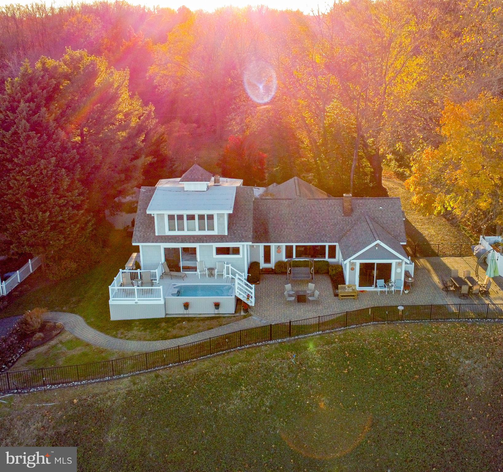 ROCKAWAY BEACH - Residential