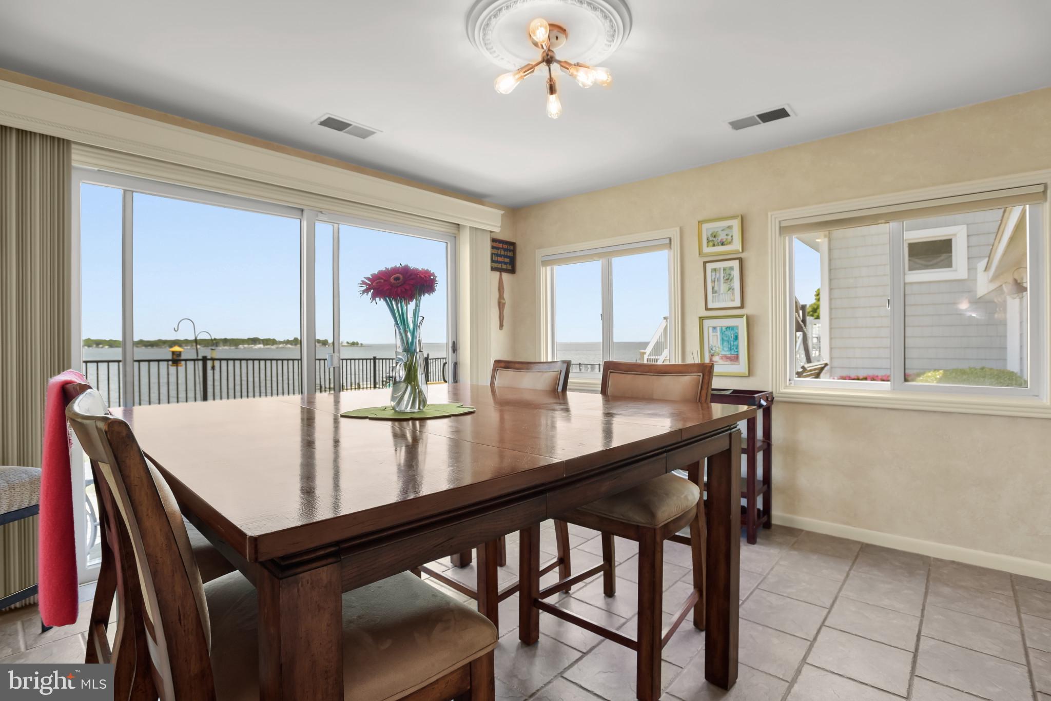 ROCKAWAY BEACH - Residential