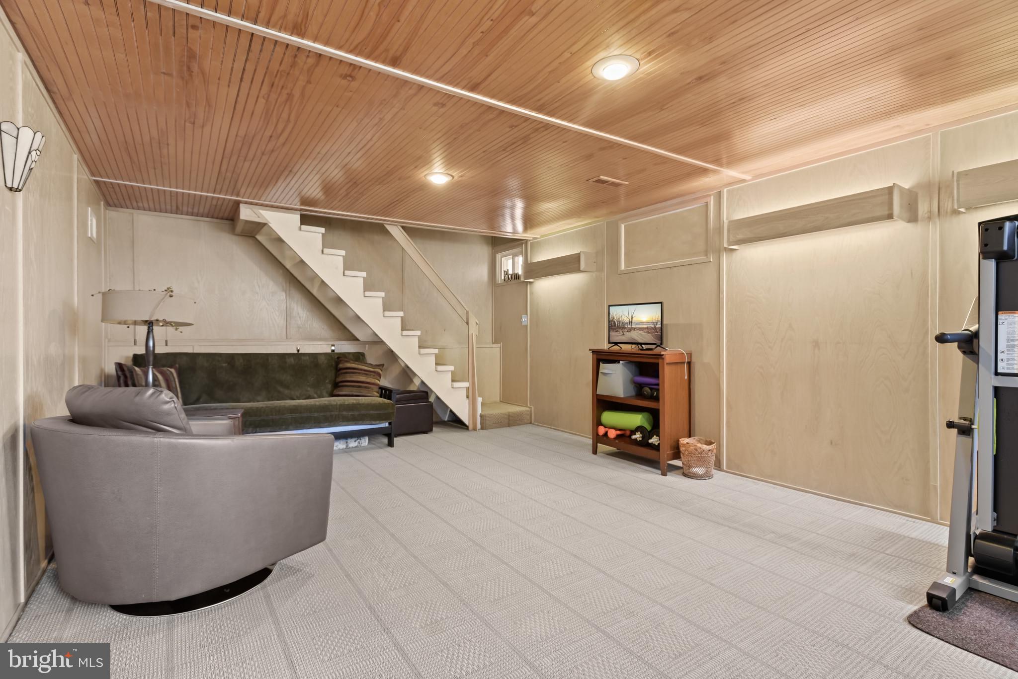 ROCKAWAY BEACH - Residential