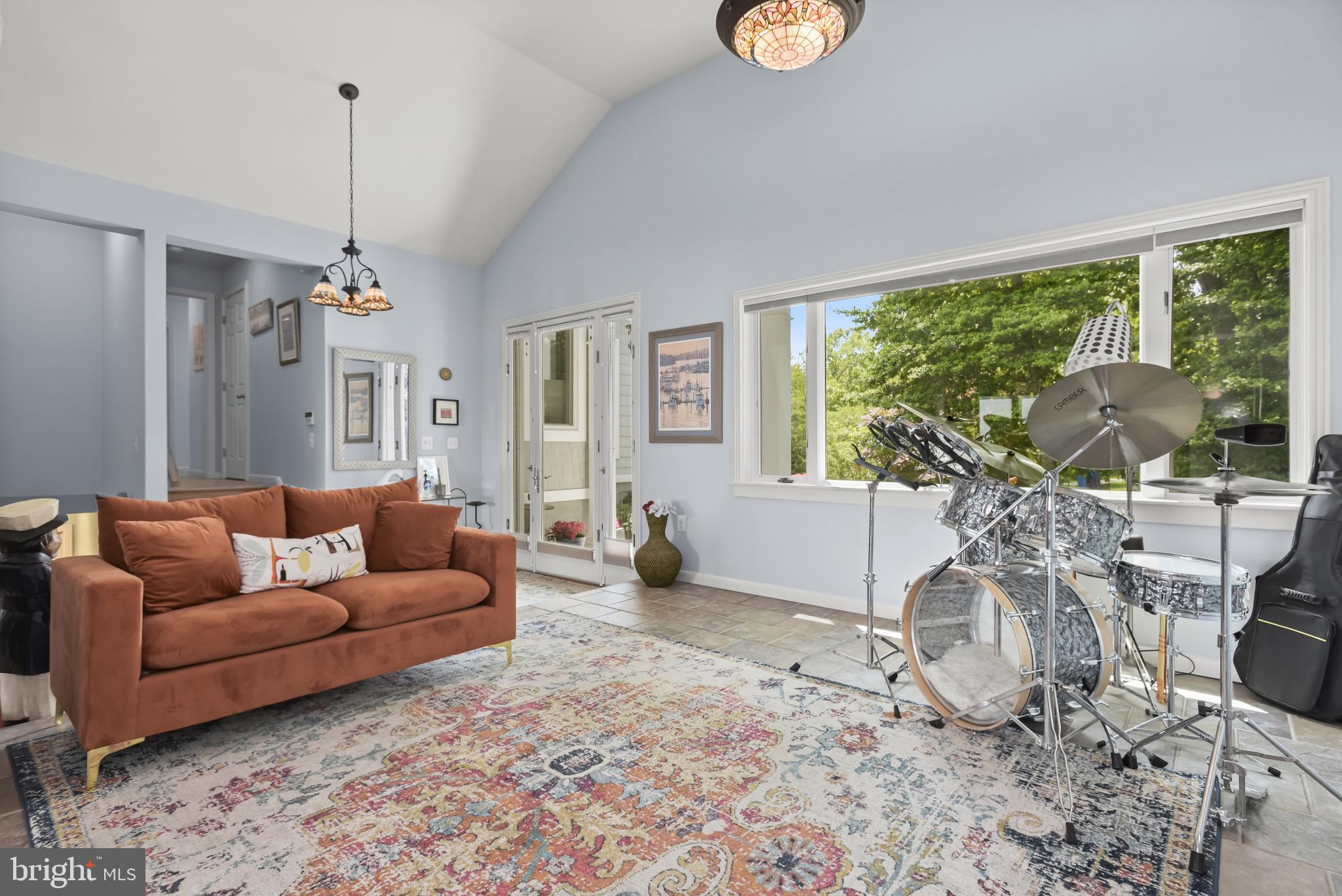 ROCKAWAY BEACH - Residential