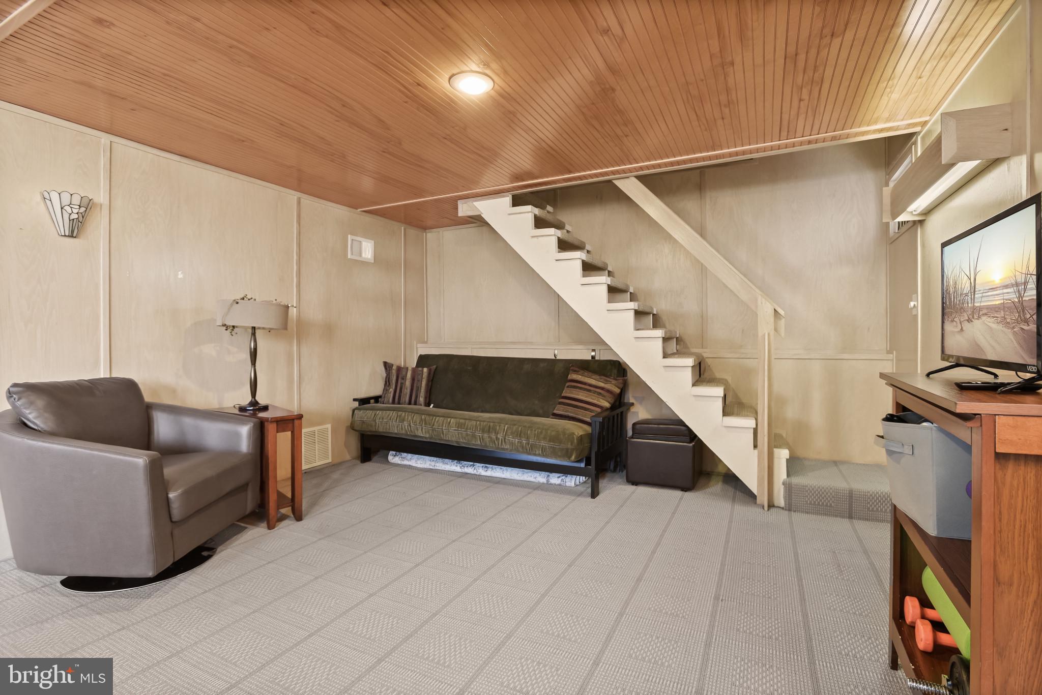 ROCKAWAY BEACH - Residential