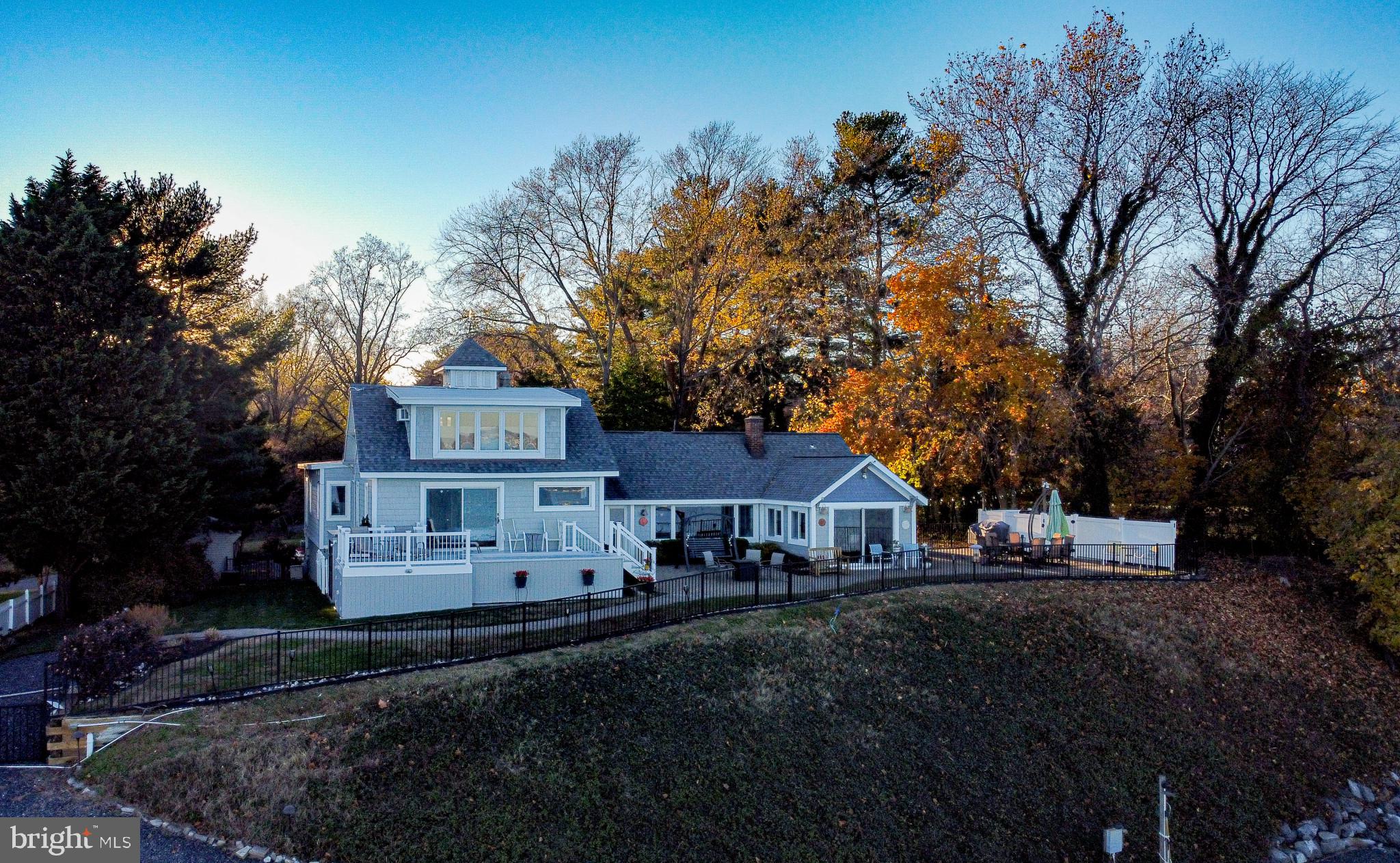 ROCKAWAY BEACH - Residential