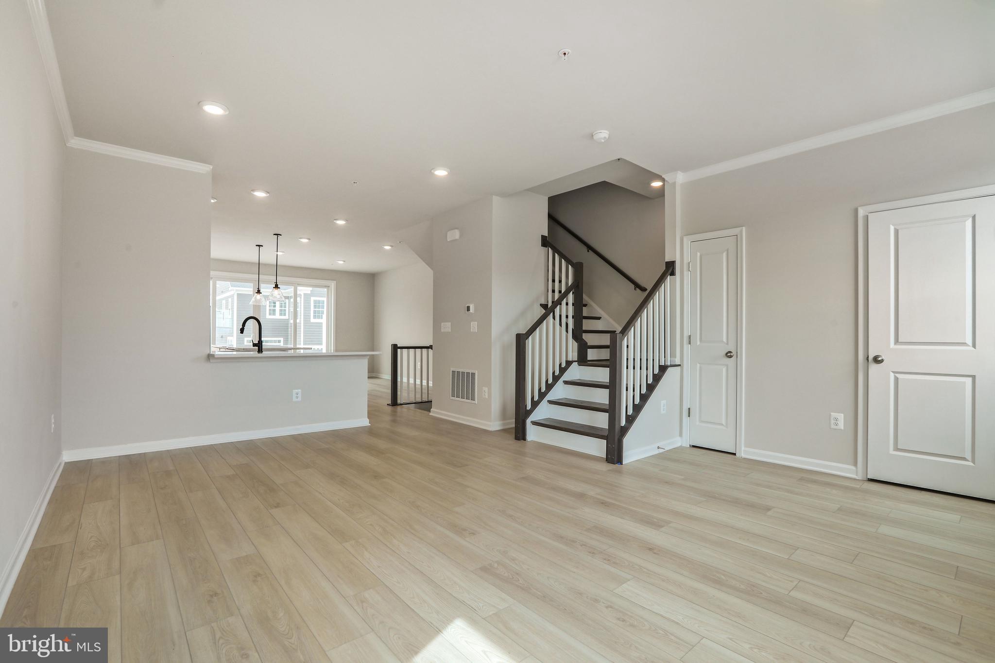 618 BARNEHURST STREET