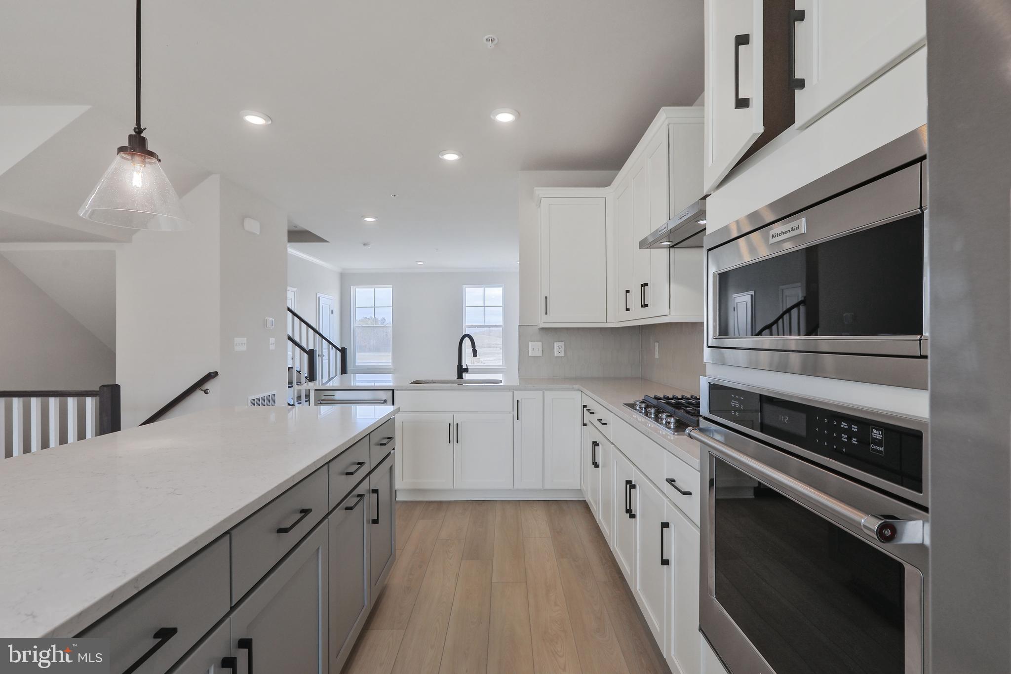 618 BARNEHURST STREET