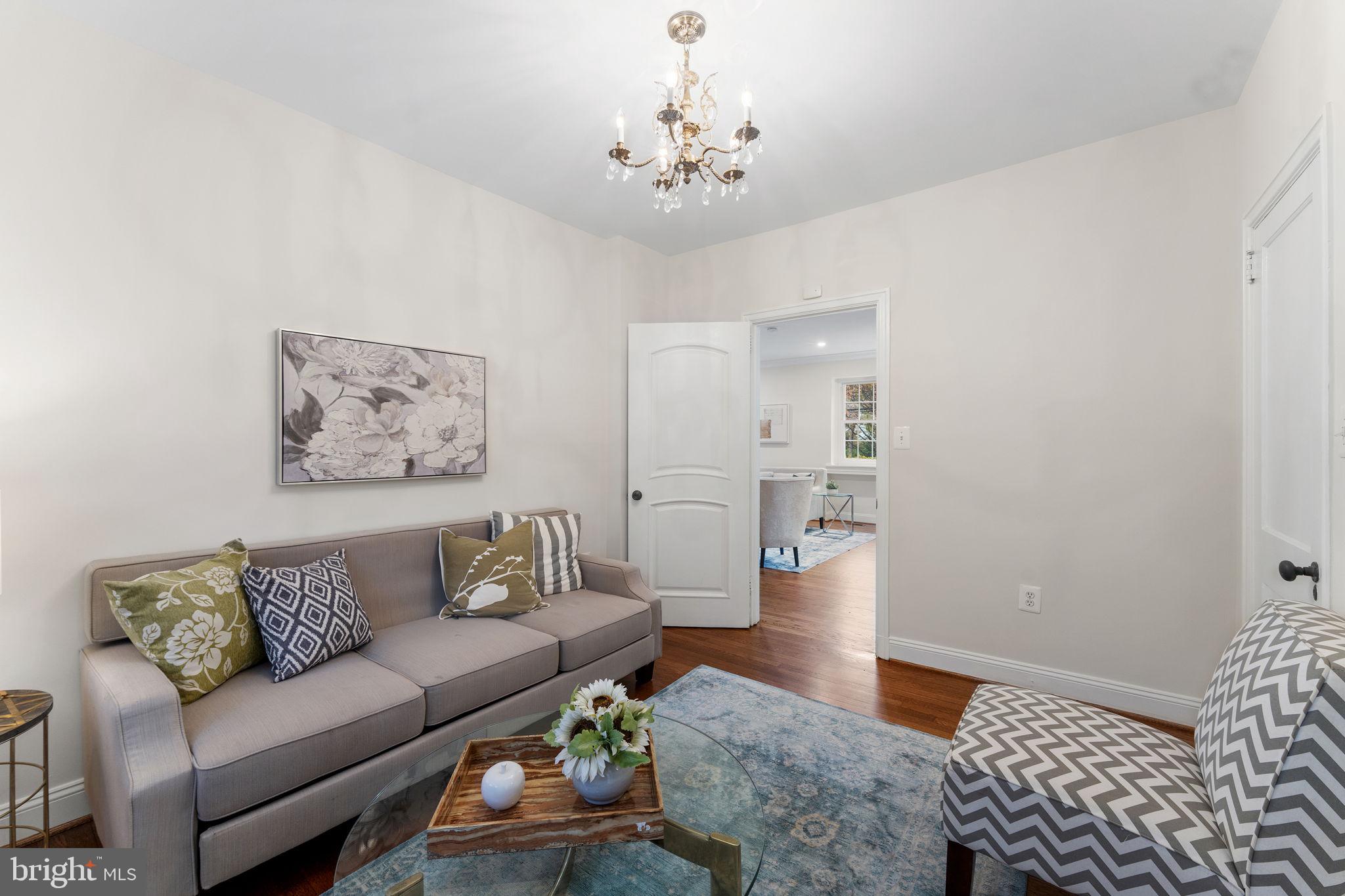 CHEVY CHASE - Residential