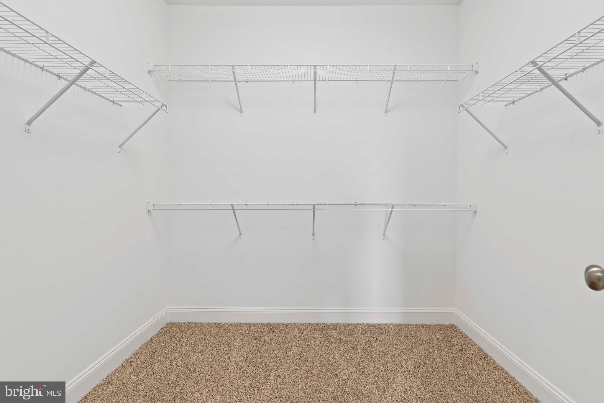 AUTUMN CHASE - Residential