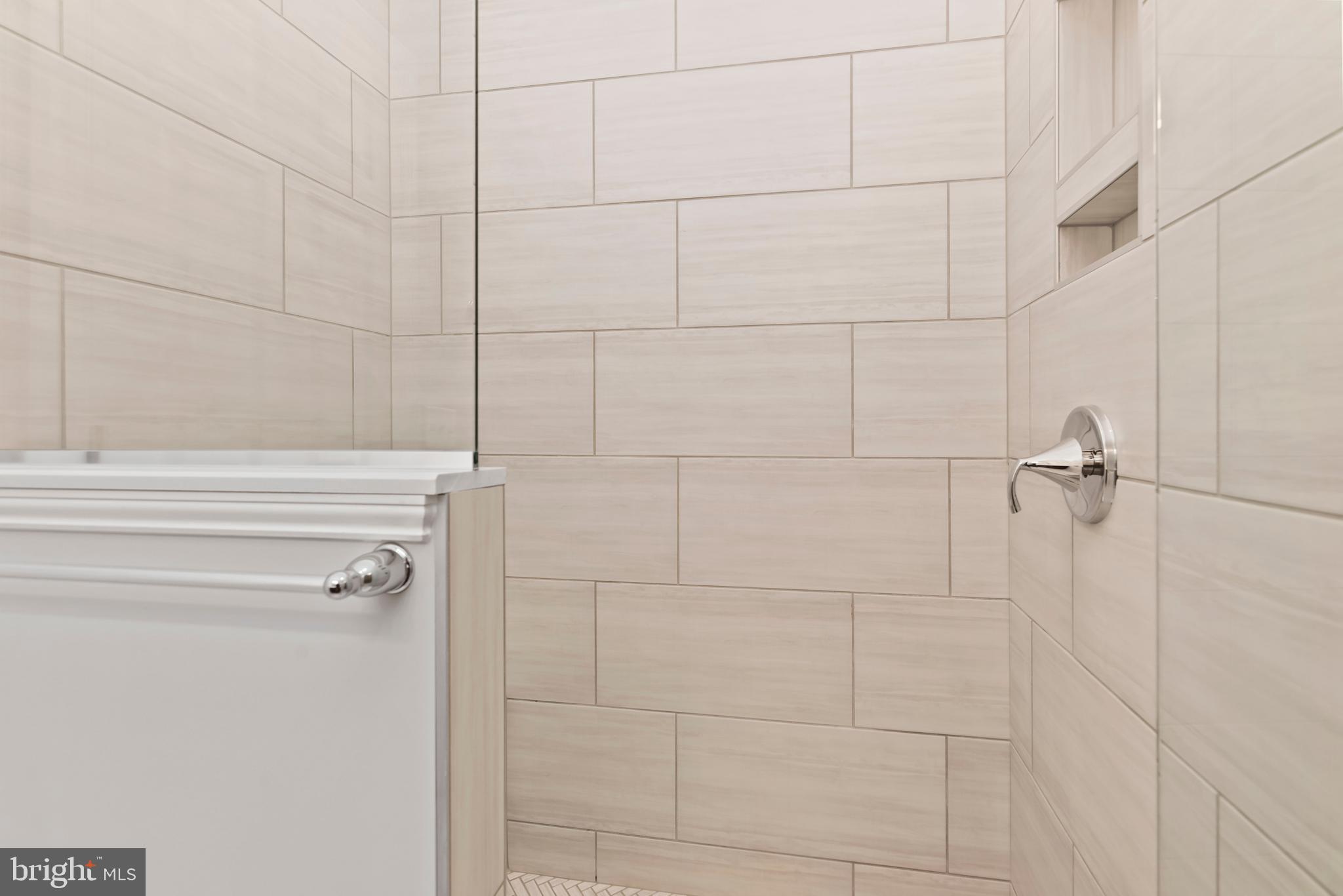 AUTUMN CHASE - Residential