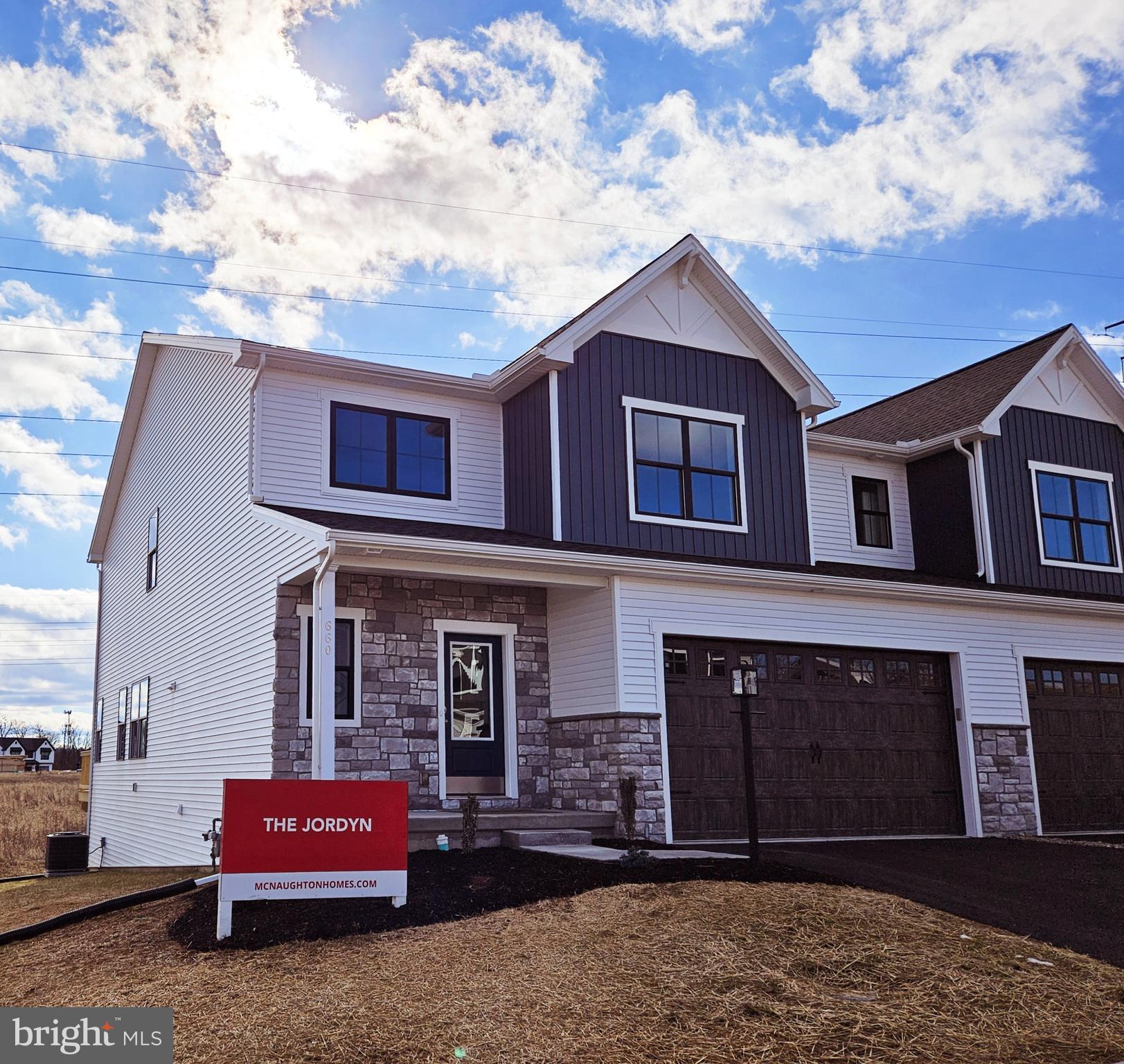 AUTUMN CHASE - Residential