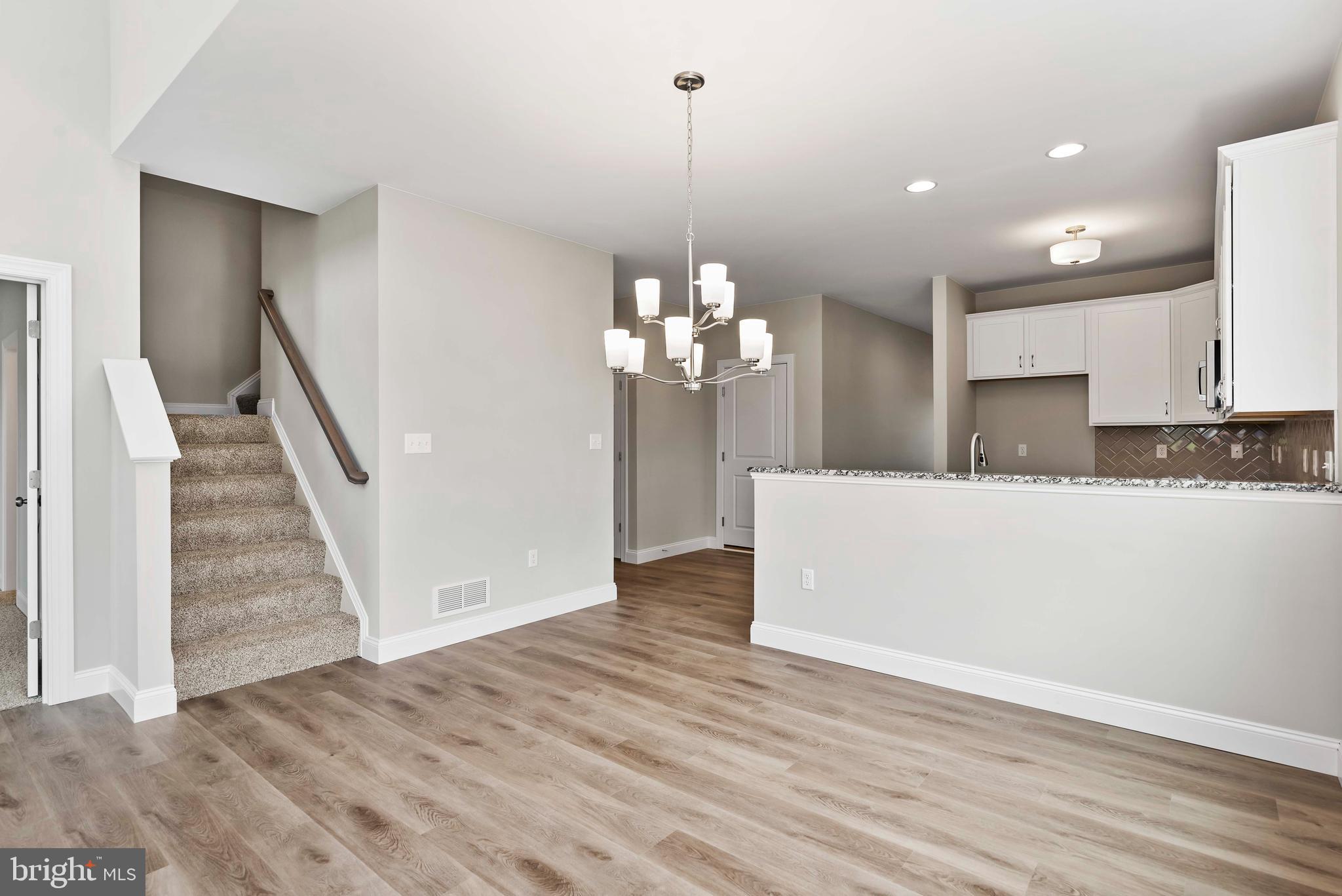 AUTUMN CHASE - Residential