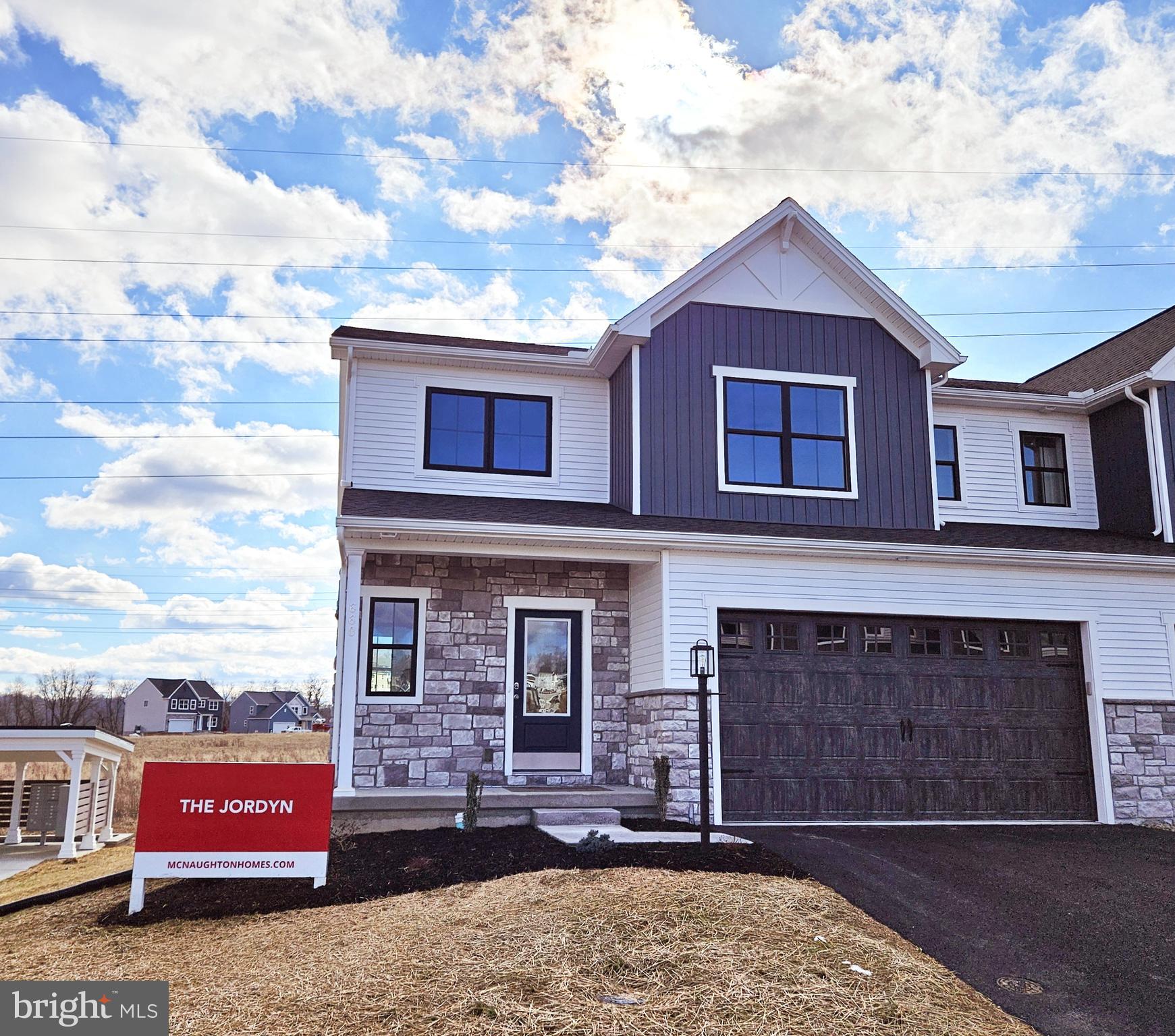 AUTUMN CHASE - Residential