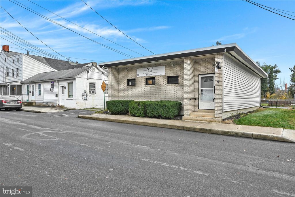 Photo of 120 W Water Street, MIDDLETOWN, PA 17057 (MLS # PADA2051902)