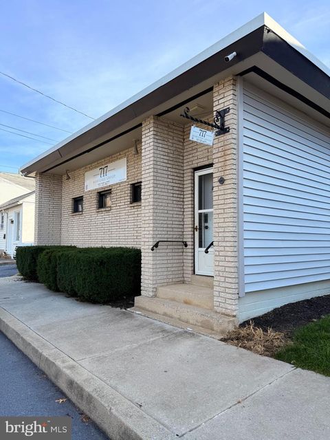 Photo of 120 W Water Street, MIDDLETOWN, PA 17057 (MLS # PADA2051902)