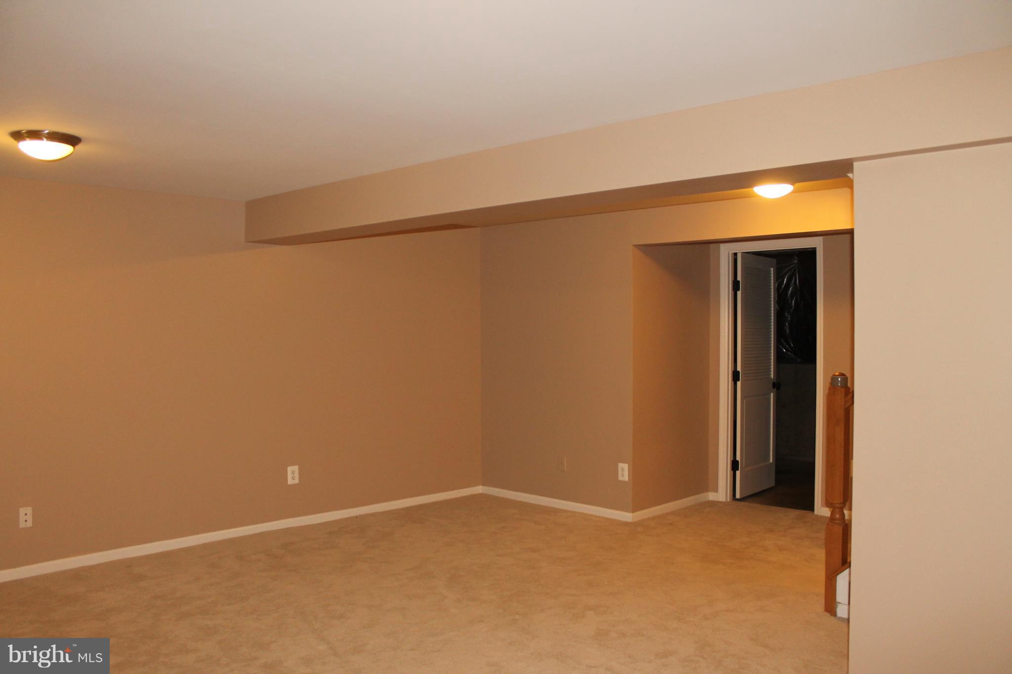 MANCHESTER LAKES - Residential Lease