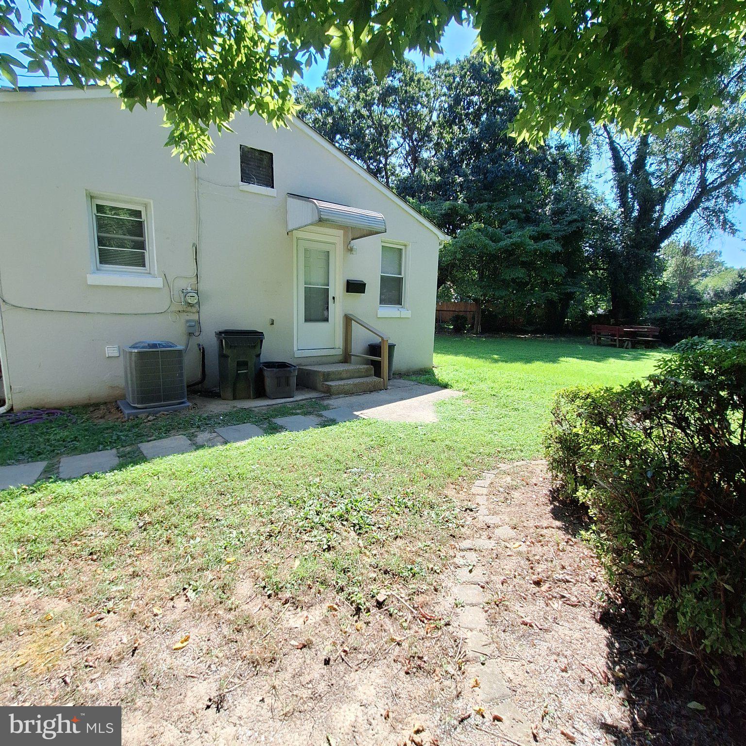 706 LANSING COURT