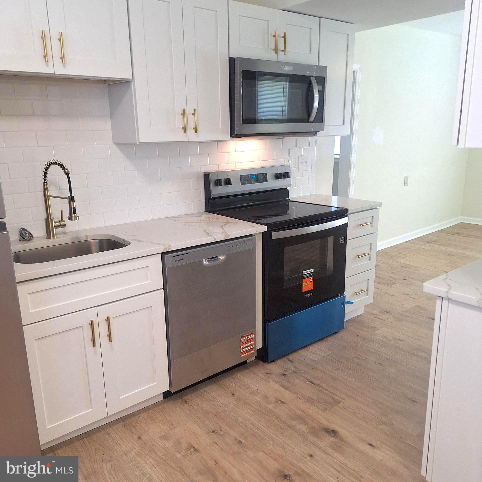 706 LANSING COURT