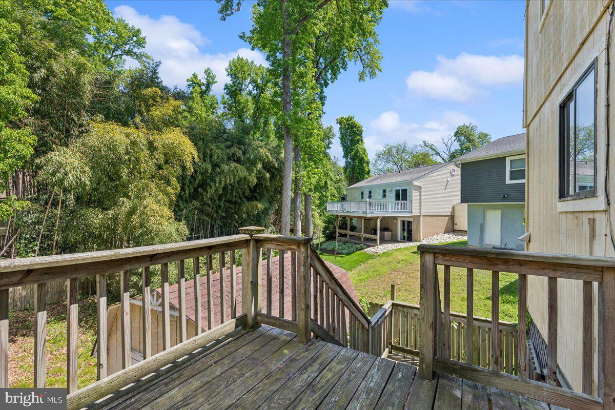 WOODLAND BEACH - Residential