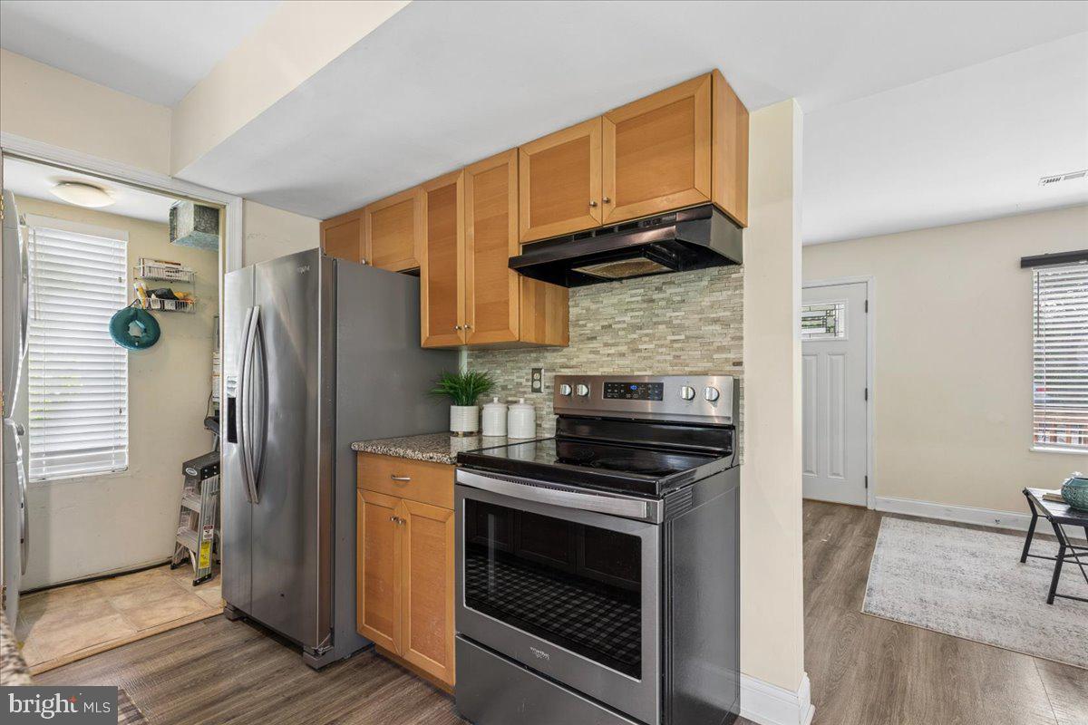 WOODLAND BEACH - Residential