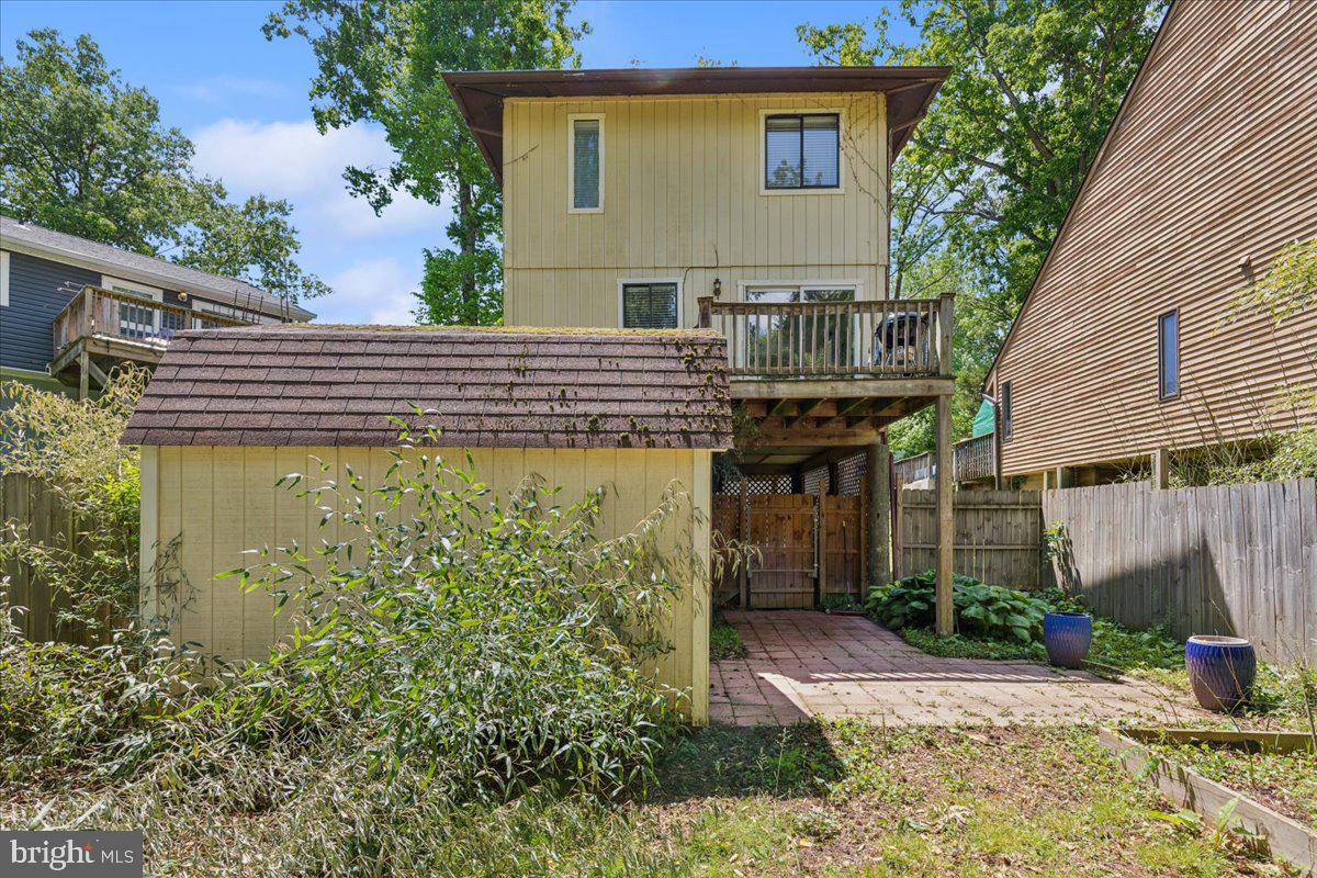 WOODLAND BEACH - Residential