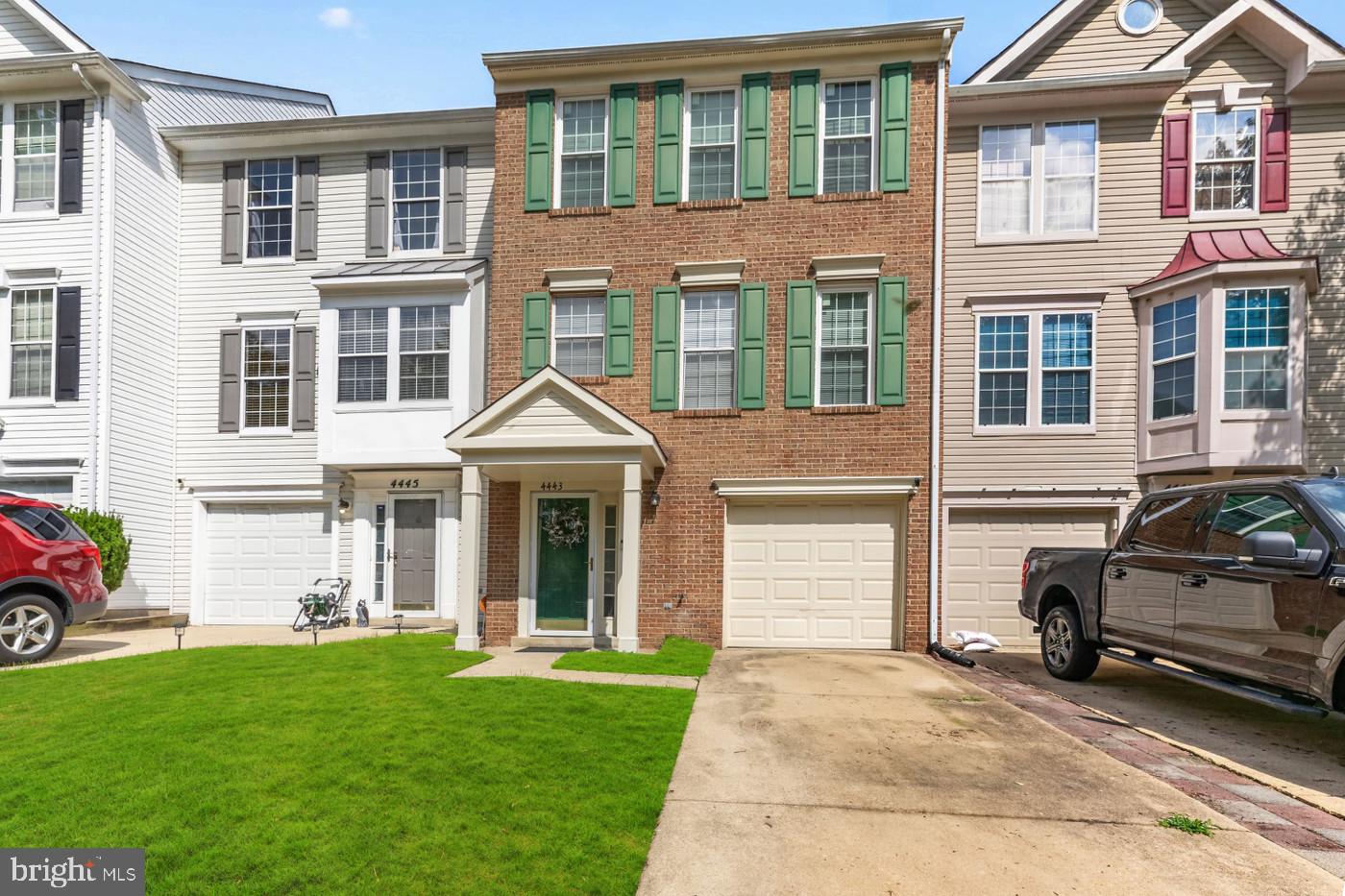 4443 SWINDON TERRACE