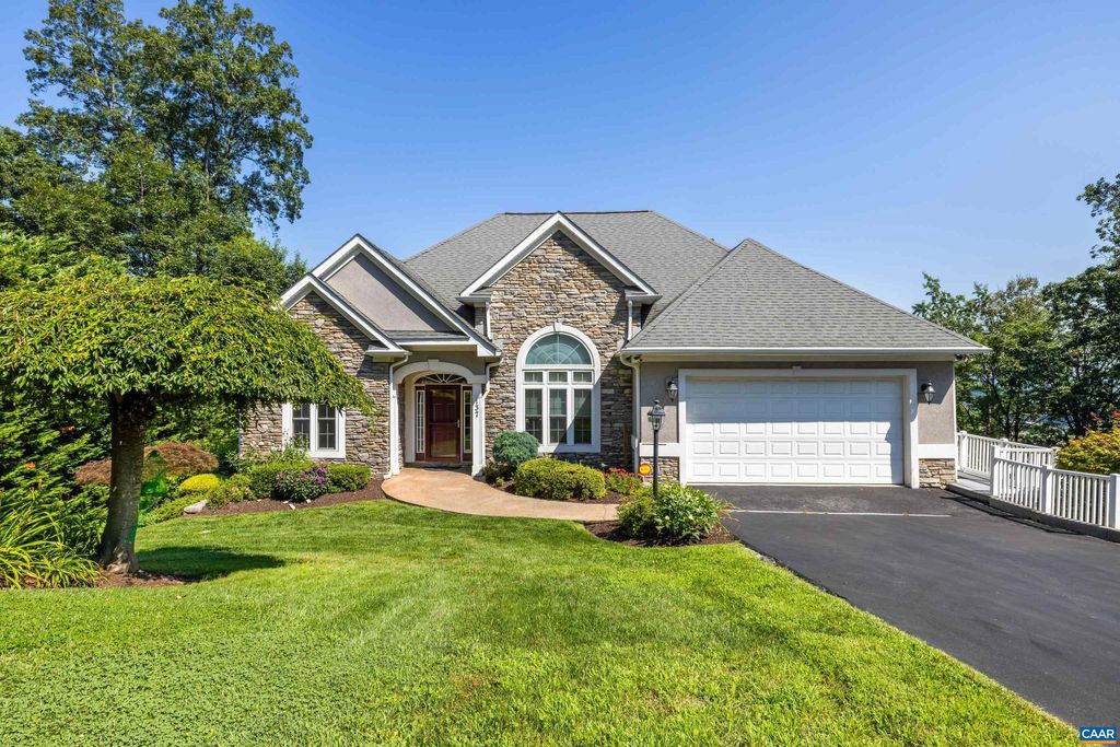 Photo of 137 Diamond Ct, HARRISONBURG, VA 22801 (MLS # 675097)