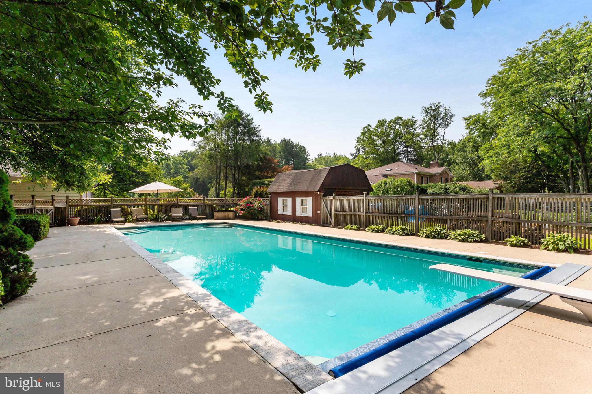 AVERY VILLAGE - Residential