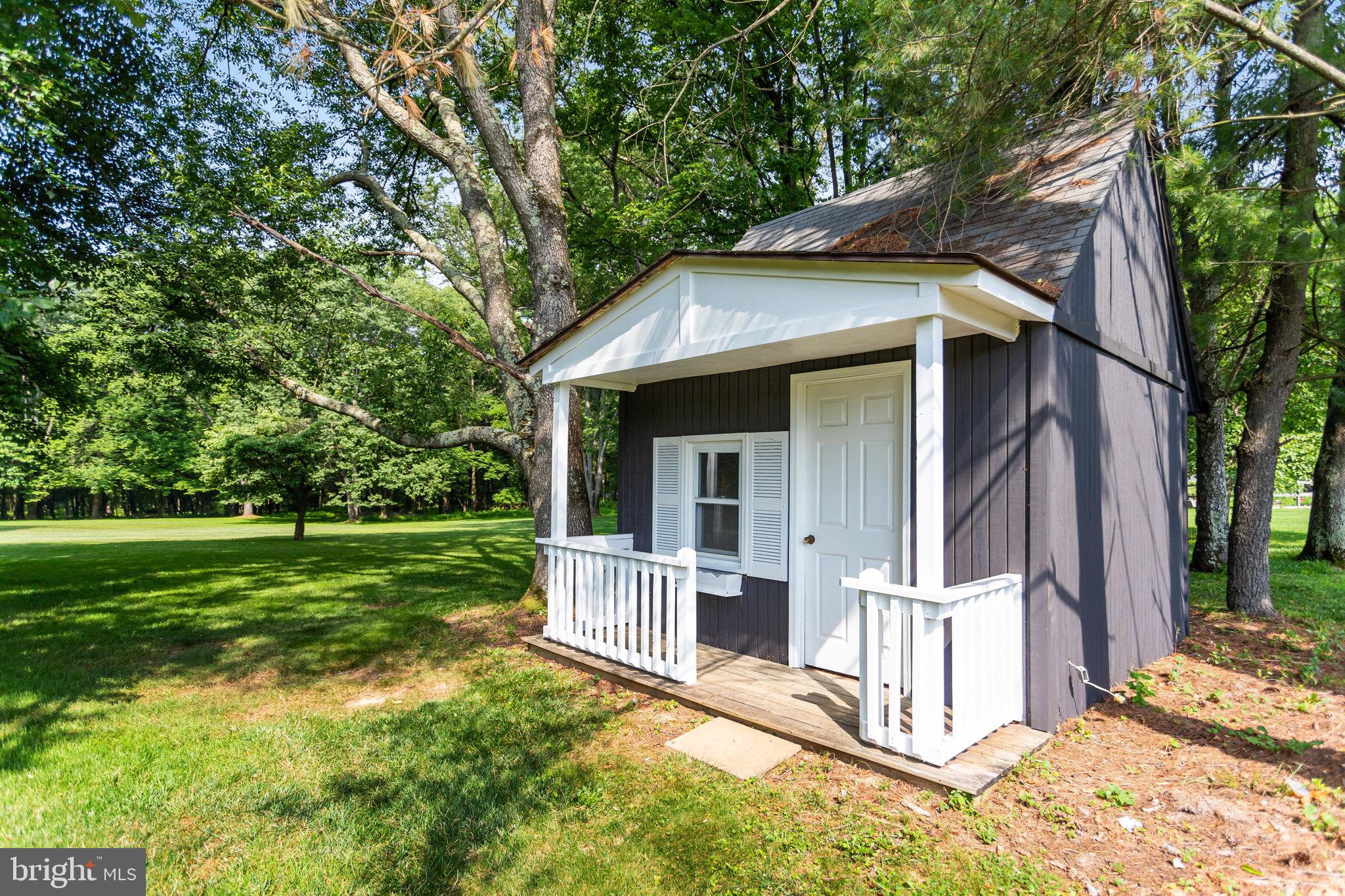 AVERY VILLAGE - Residential