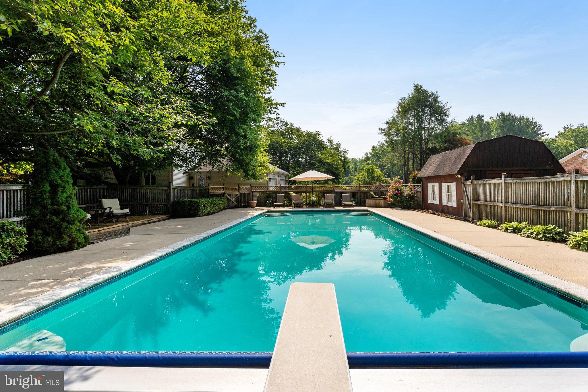 AVERY VILLAGE - Residential