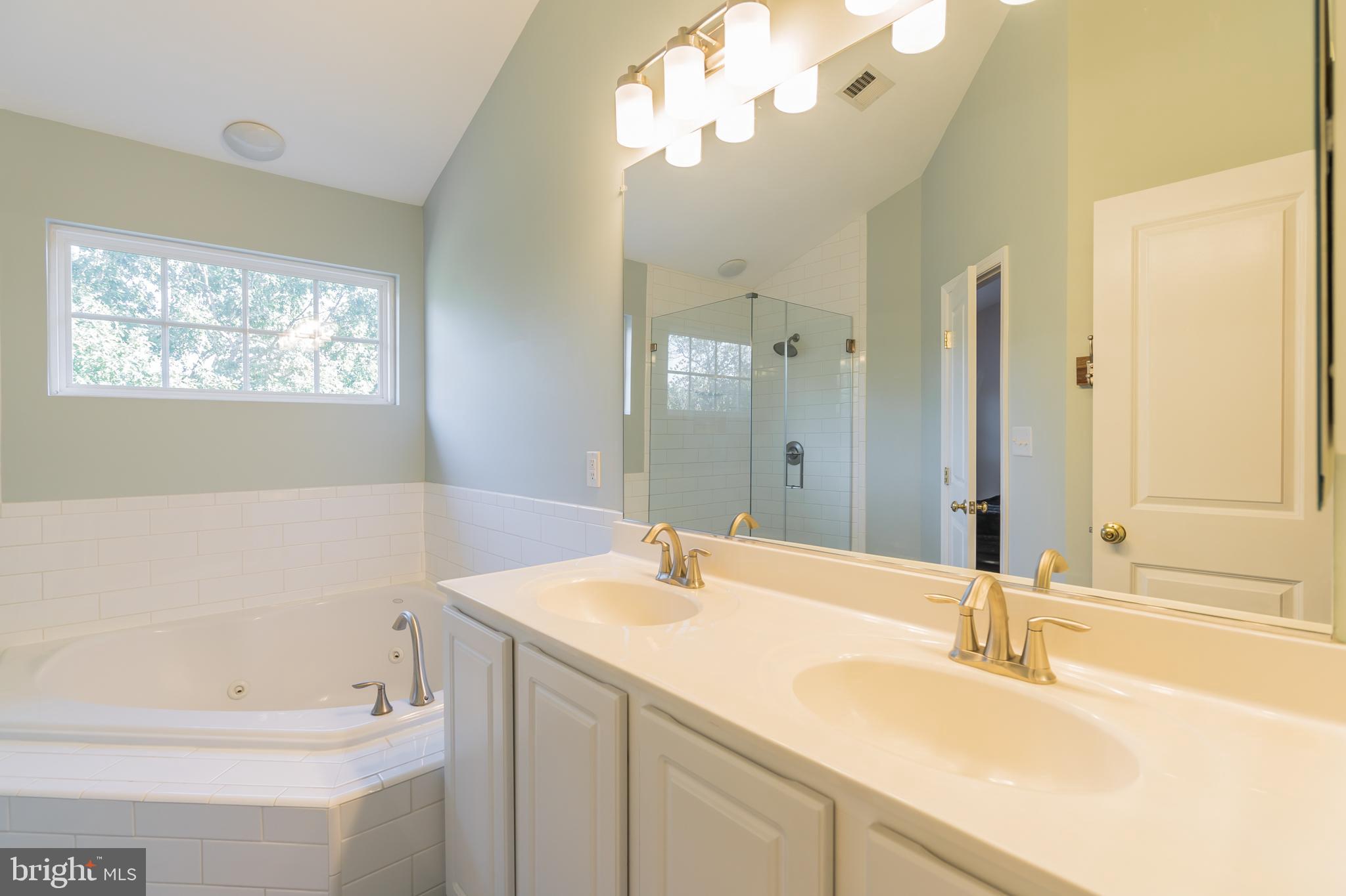 VICTORY LAKES - Residential