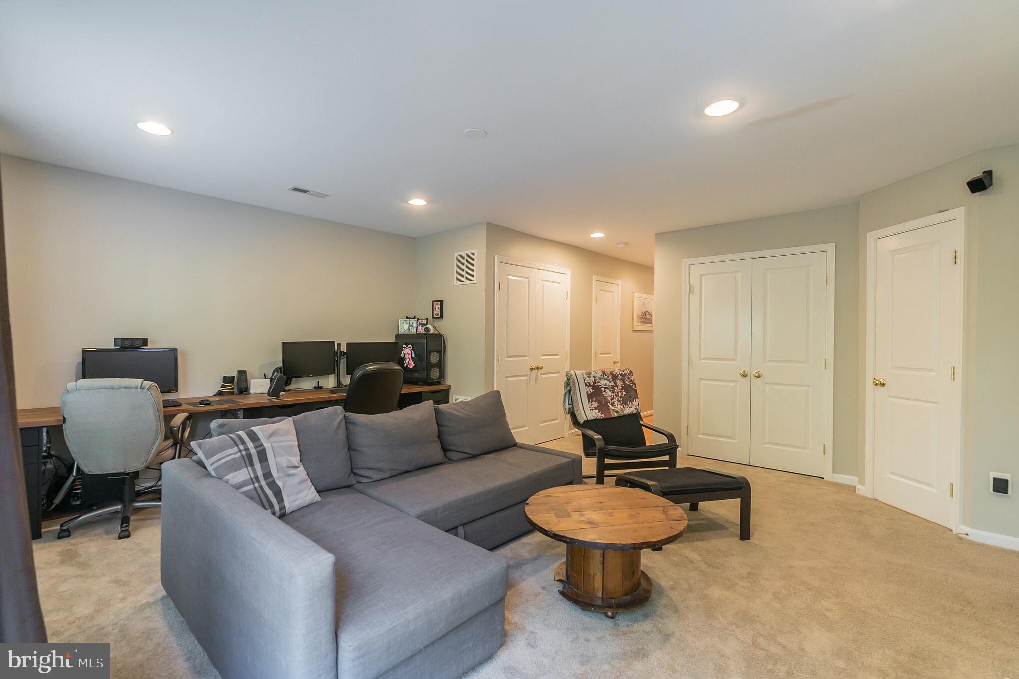 VICTORY LAKES - Residential