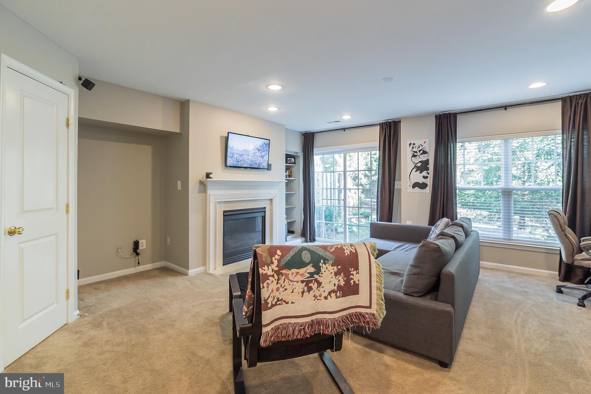 VICTORY LAKES - Residential