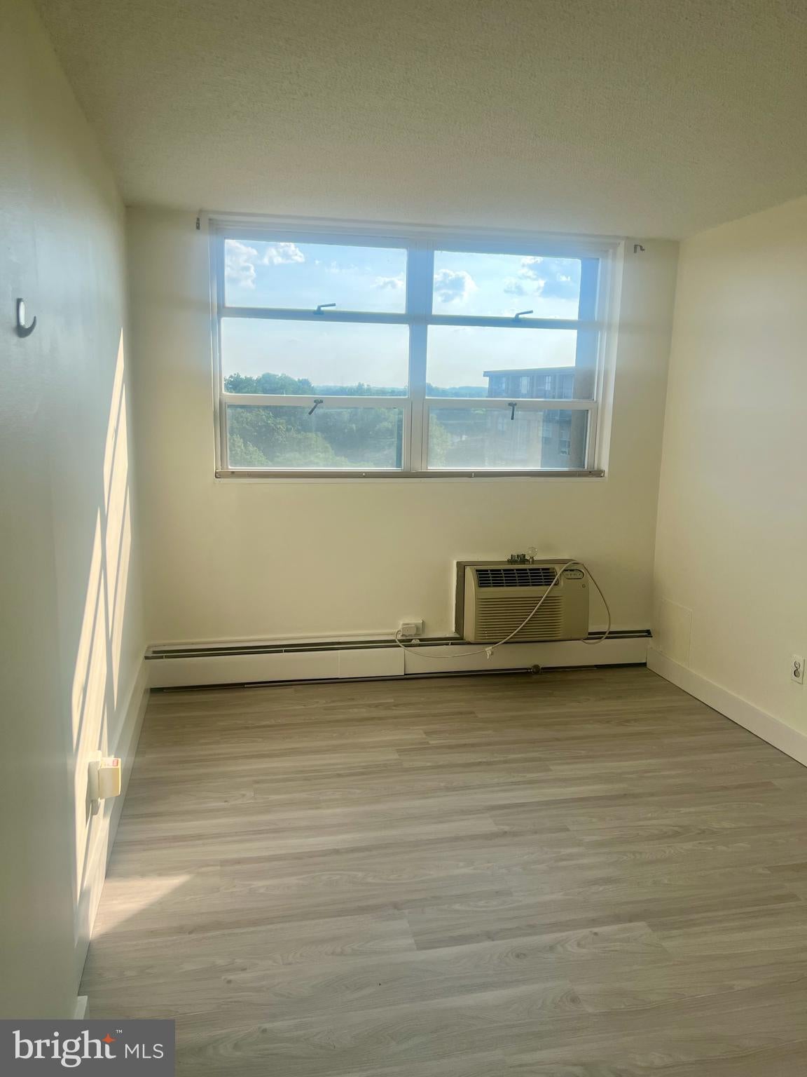1030 E LANCASTER AVENUE 1019
