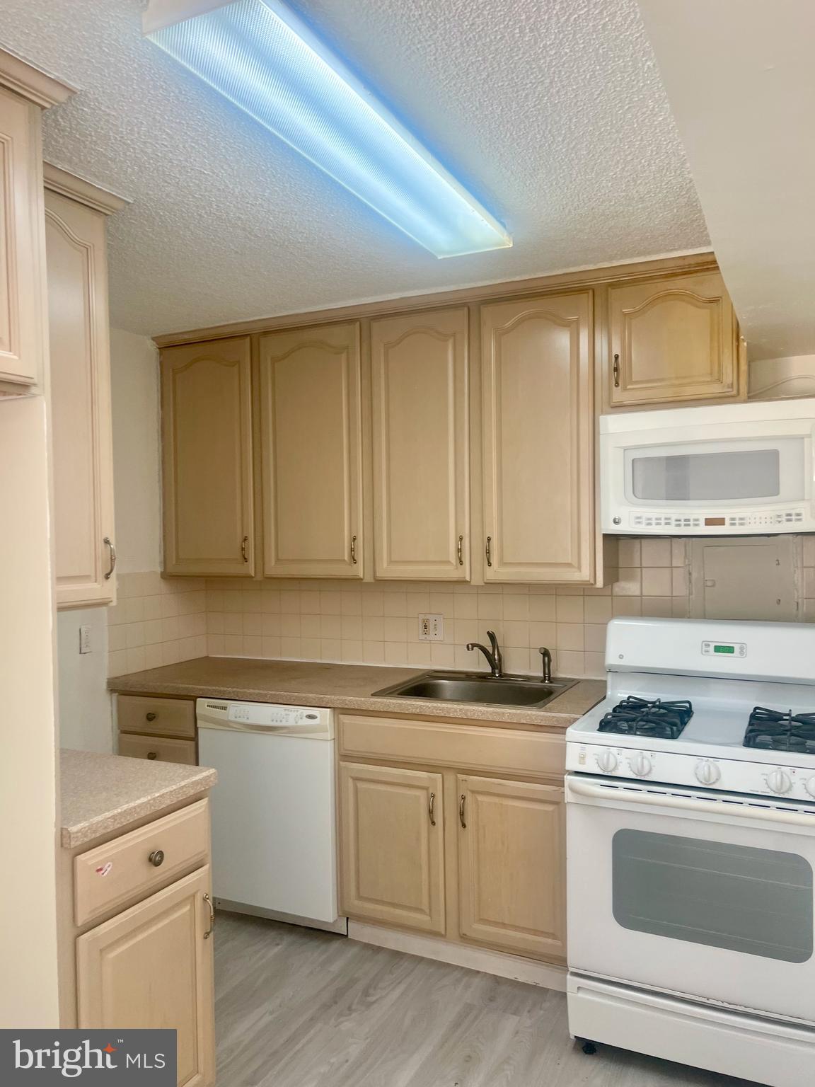 1030 E LANCASTER AVENUE 1019