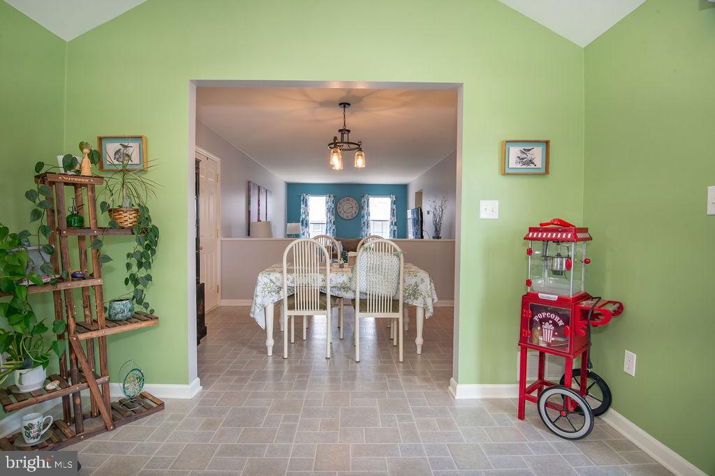 OLD COUNTRY FARMS - Residential