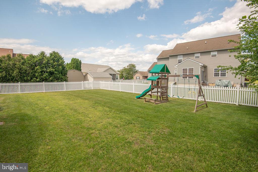 OLD COUNTRY FARMS - Residential