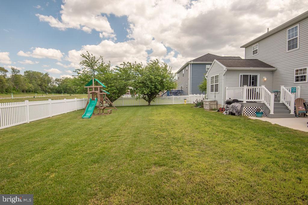 OLD COUNTRY FARMS - Residential