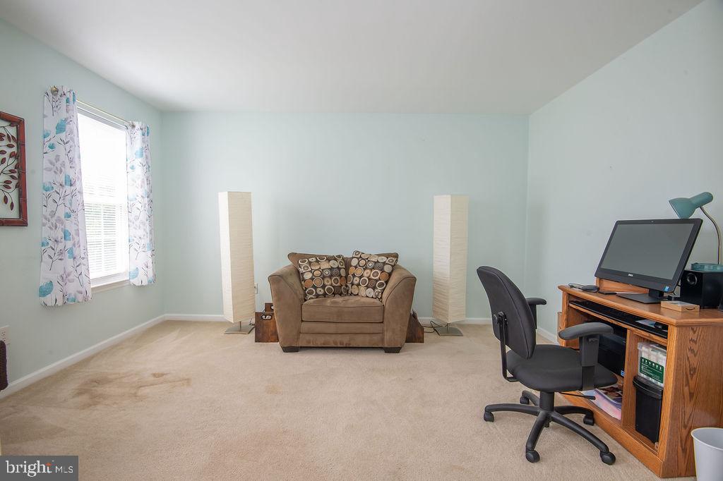 OLD COUNTRY FARMS - Residential