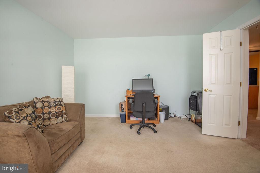 OLD COUNTRY FARMS - Residential