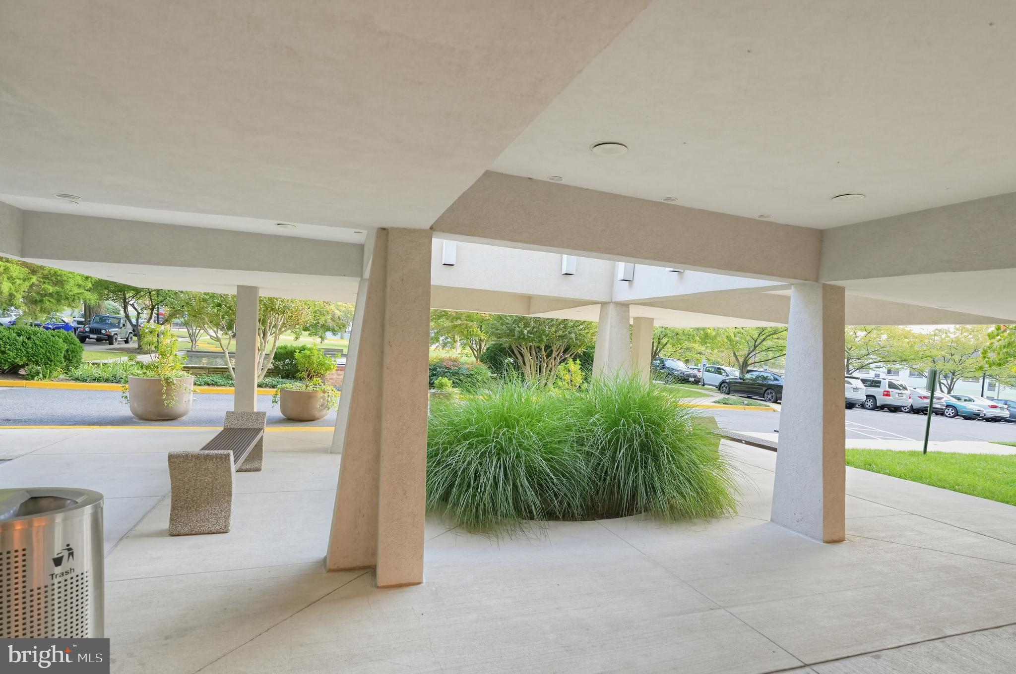 3333 UNIVERSITY BOULEVARD W 703